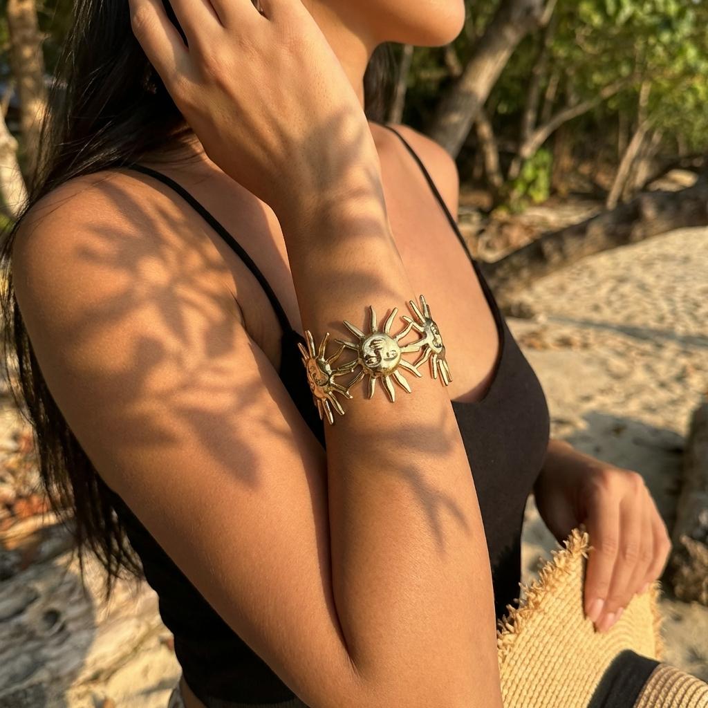 Vintage Textured Sunflower Stainless Steel Bangle For Women Floral Style Waterproof Metal Bracelet Jewelry