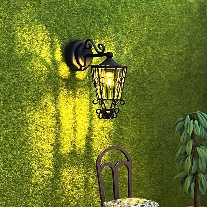 Puppenhäuser Ausgehöntes Wandleuchten für Miniatur im Maßstab 1:12 Schwarze Gartenwandlampe für realistische Puppenhäuser Raumdekoration