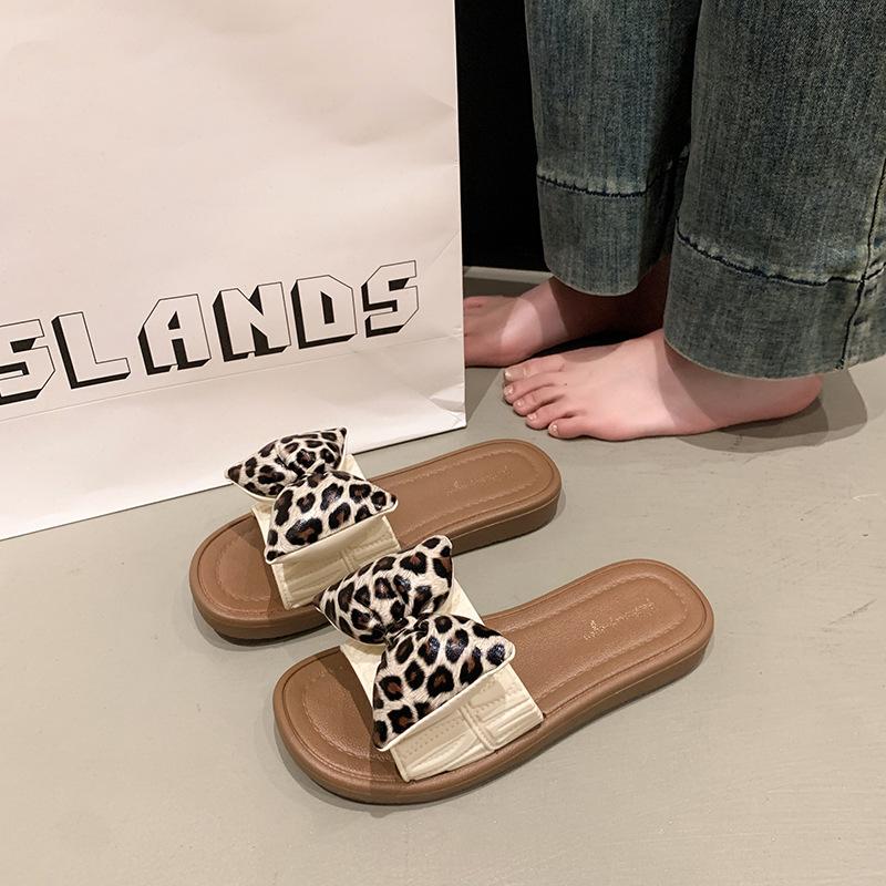 Bow Slippers Women's New Summer Leopard Print Versatile Flat Bottom Non-slip Outer Wear Schoolgirl Fashion Thick Bottom Sandals