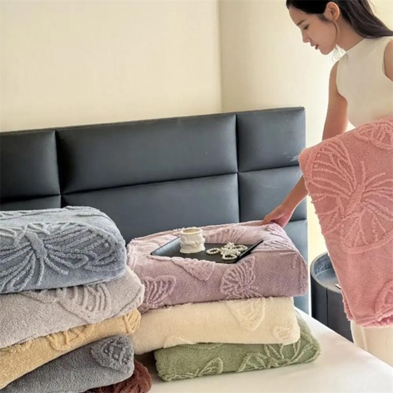 Luxurious Chiffon Butterfly Jacquard Throw Blanket Velvet Nap Blanket Office Shawl Comfortable Blanket Warm Sofa Blankets for Bed Quilt
