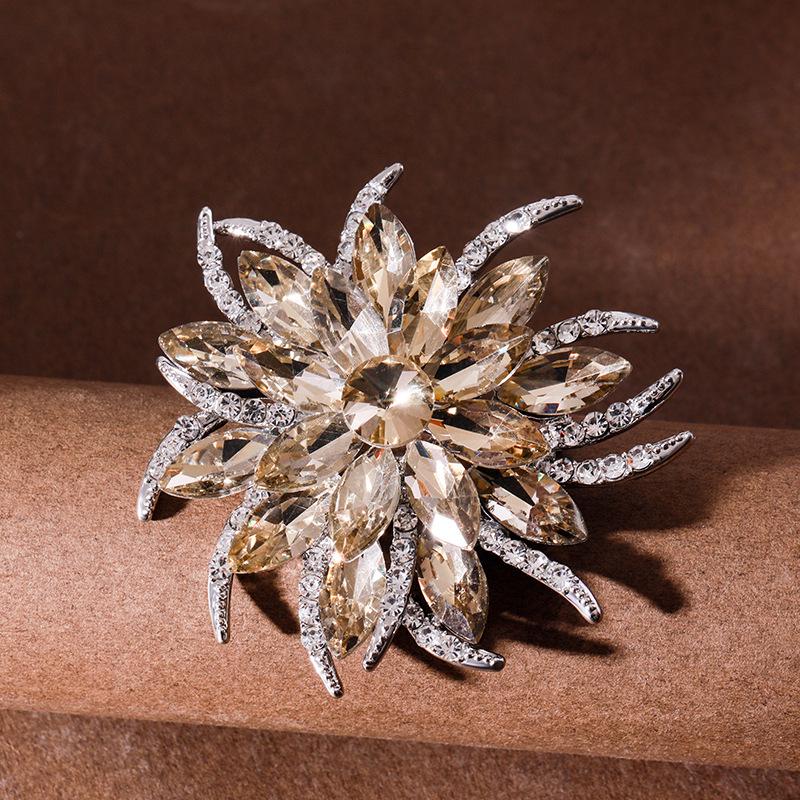 Elegant Crystal Brooch: Women's Fashion Diamond-Inlaid Corsage & Anti-Exposure Clothing Pin