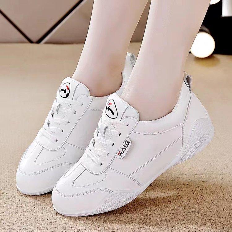 

Little white shoes women s shoes leather surface sports casual flat bottom women s shoes Korean version fashion soft sole soft cotton light single s 35 белый