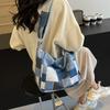 Tasche mit großem Fassungsvermögen Damen Sommer Vielseitige Studenten-Canvas-Tasche Japanische Nische Denim Umhängetasche Karierte Achseltasche