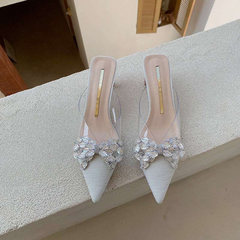 Spitze Zehenpartie Tasche Kopf Halbschuhe Damen Oberbekleidung Sommer 2025 neues Temperament Mode Strass Schmetterling dicker hoher Absatz coole Hausschuhe Damen