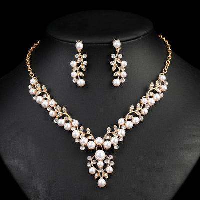 Gerichtsstil Perlenkette Ohrringe Set Schmuck Brautkleid Schmuck Legierung Galvanisierung