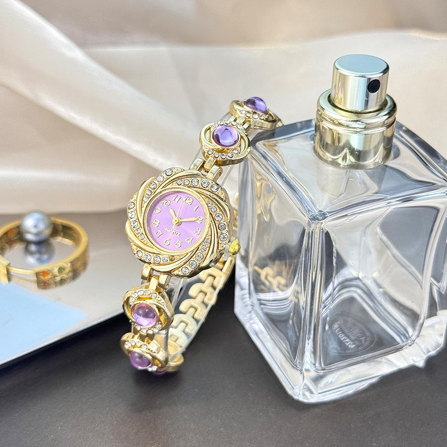 Chalcedony Diamond Women's Light Luxury Niche Bracelet Watch Gold Sunflower Quartz Watch