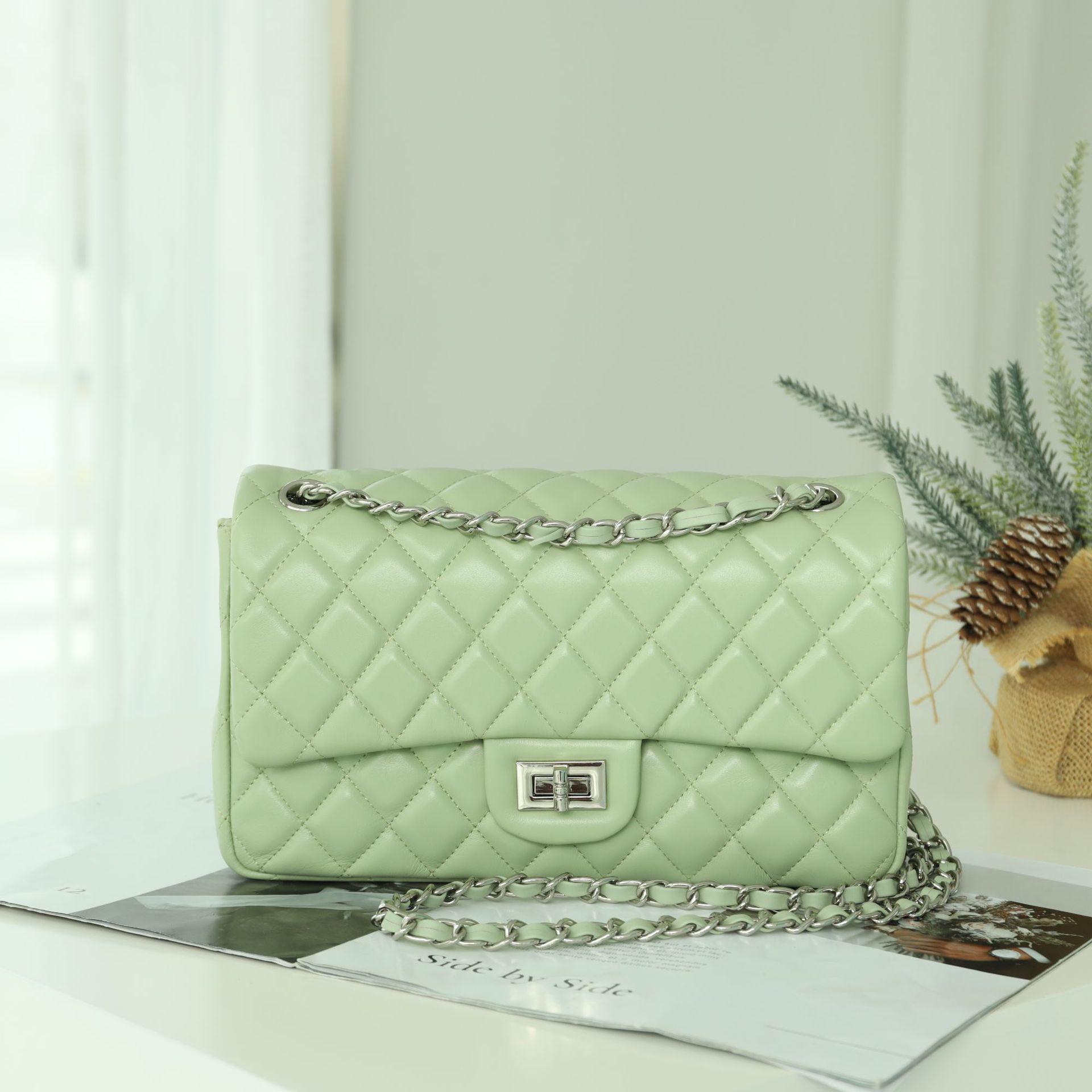 

Сумка через плечо из овчины с ромбической цепочкой - 2025 осень/зима Commuter, универсальная, маленькая квадратная высококачественная женская сумка-мессенджер 26x8x15 cm (LxWxH)