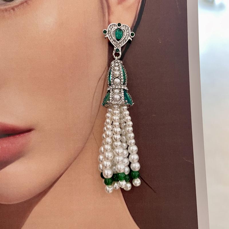Smaragd Französisch Retro Diamant Perlen Ohrring Set mit Exquisite Perlenarmband