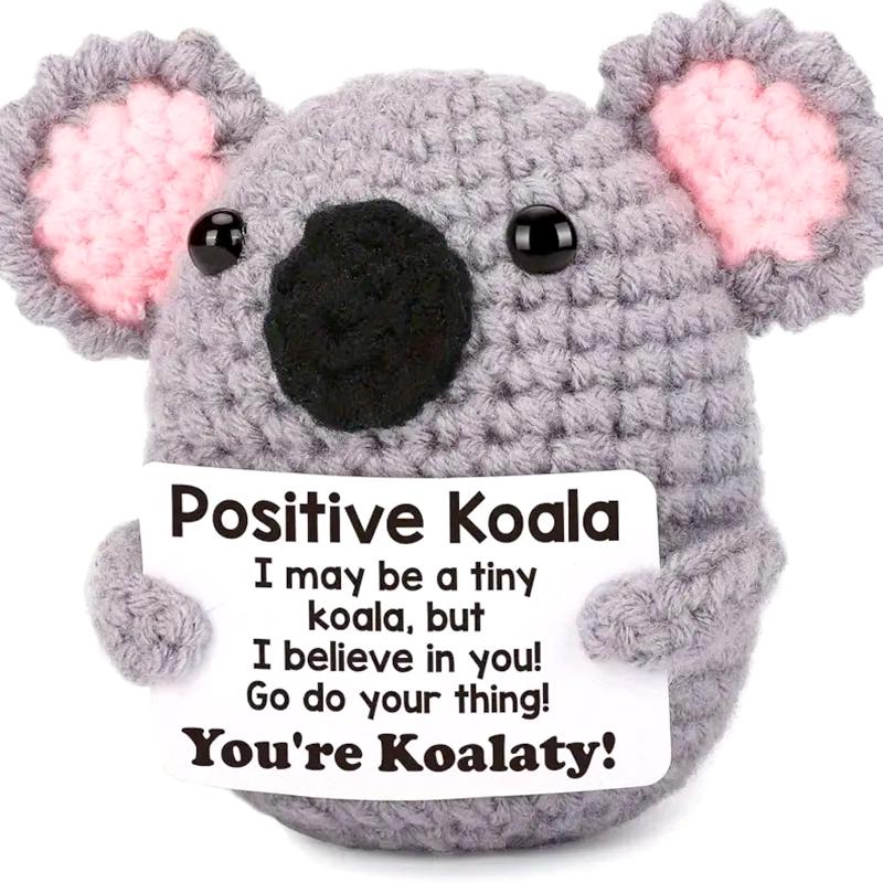 1 Stück Gehäkelter Koala Grau mit Inspirierender Botschaft Lustig & Niedlich Gestrickte Tiere Handgefertigt Positive Puppe Schreibtischornament