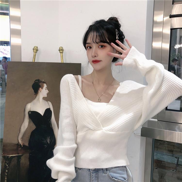 Design Sense Niche Autumn and Winter New Fake Two-piece Sweater Scheming Short V-neck Long-sleeved Knitted Sweater Women