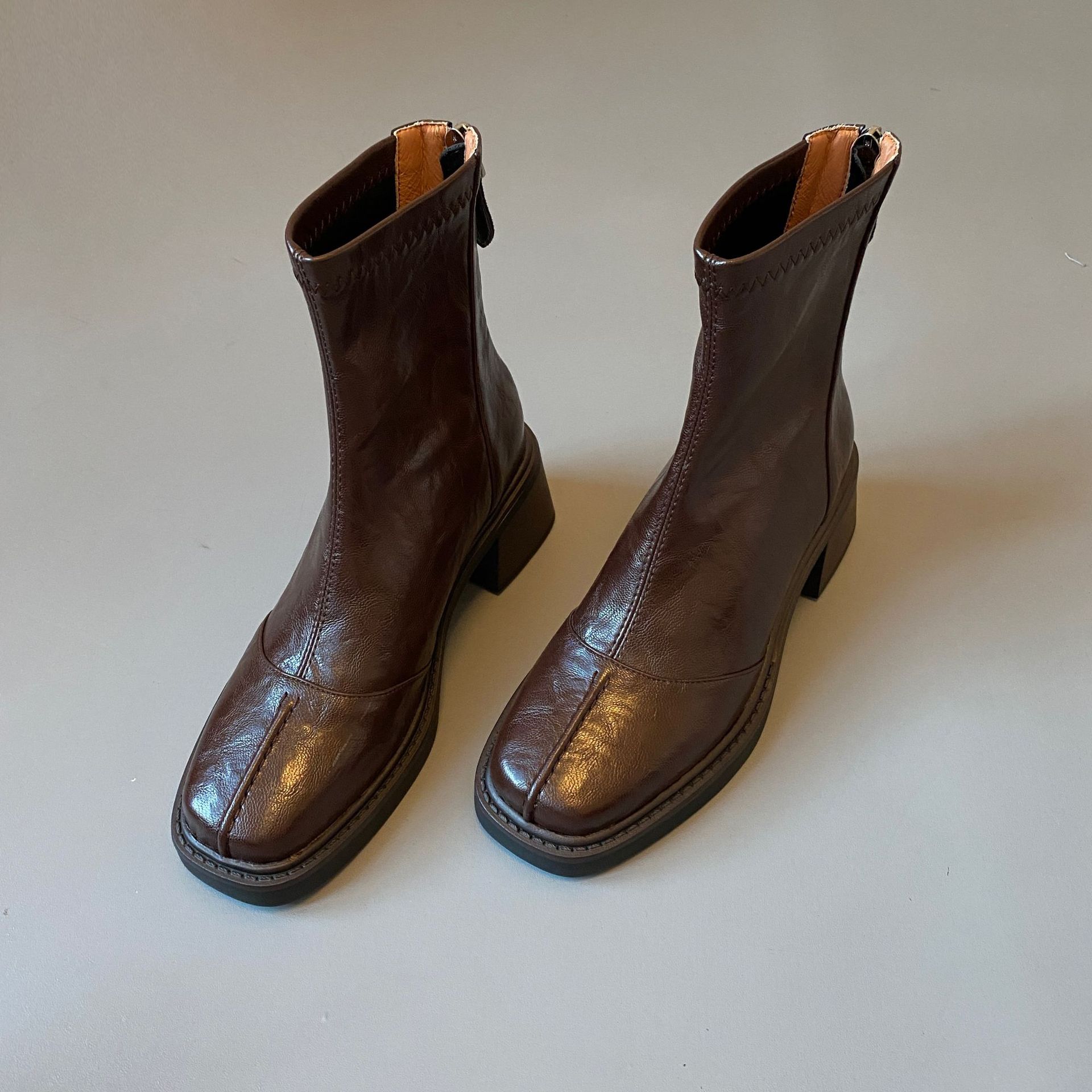 

[Spot] High Heel Square Head Short Boots Martin Boots Spring and Autumn Single Boots Rear Zipper Short Boots Women s Thick Heel Boots 40