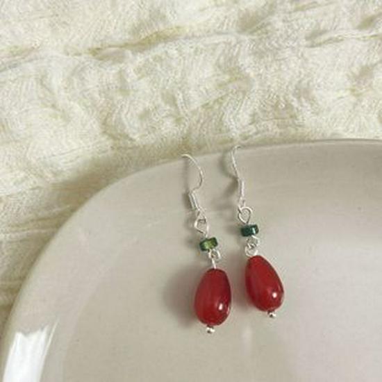 2024 D Retro Wine Red Velvet Rose Pearl Earrings: Hong Kong Style, Autumn/Winter Trend