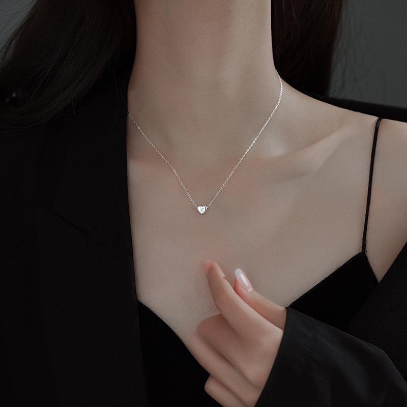 S925 Silver Heart-Shaped Initial Necklace - Korean Style Clavicle Chain with Trendy Peach Heart Design.