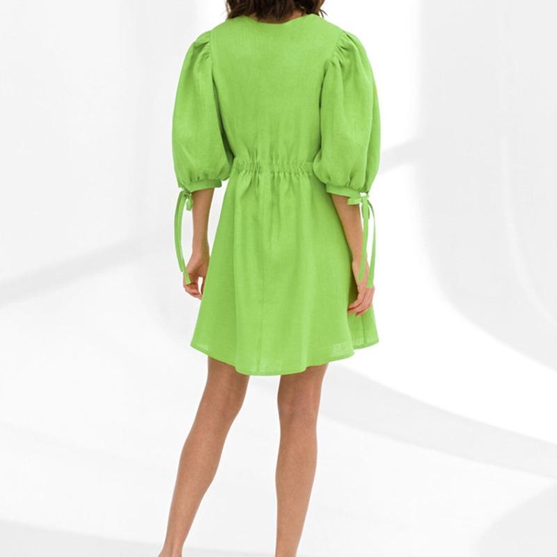 Летнее платье женское элегантное с V-образным вырезом и рукавами-фонариками на шнуровке — фото 6