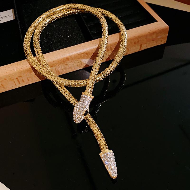 Collana magnetica Meier Serpentine incastonata di diamanti, catenina per clavicola dal design di nicchia minimalista