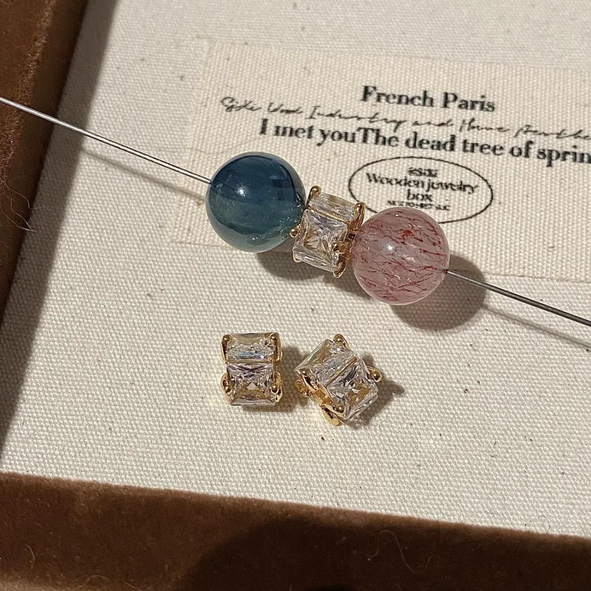 

Квадратные бусины-разделители с кубическим цирконием, покрытые 14-каратным золотом, для изготовления украшений своими руками