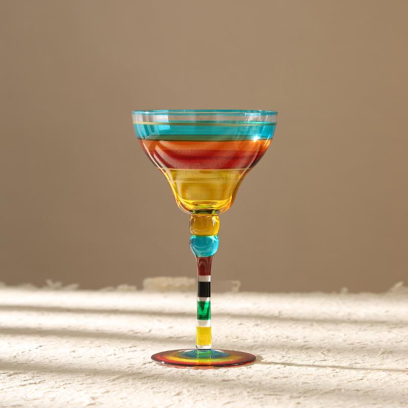 Hand-Painted Marguerite Stemmed Wine Glass Unique Decorative Gift Cup Specialized Glassware For Home Decor 1PCS