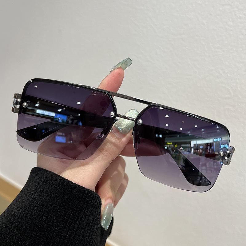KLASSNUM Eyewear Sunglasses Women Men Summer Beach Large Metal Square Frame Sun Glasses Fashion Party Eyeglasses Driving Goggles
