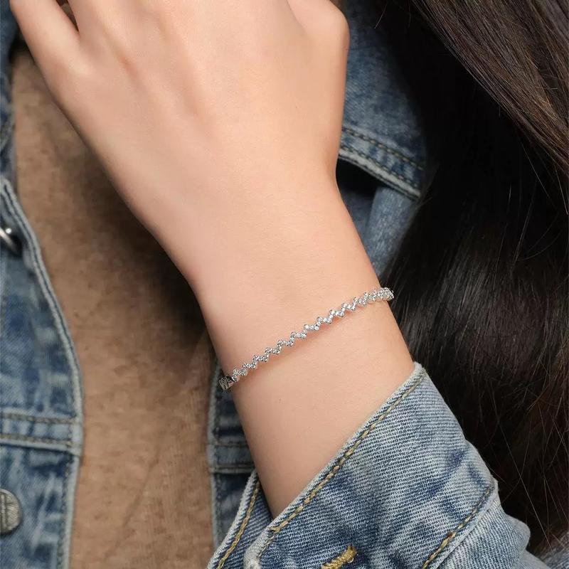APM Monaco Bracelet UP AND DOWN Series, Adjustable Z-shaped Design, Light Luxury and Sparkling Zircon, Elegant, Exquisite, Fashionable AB3363OX