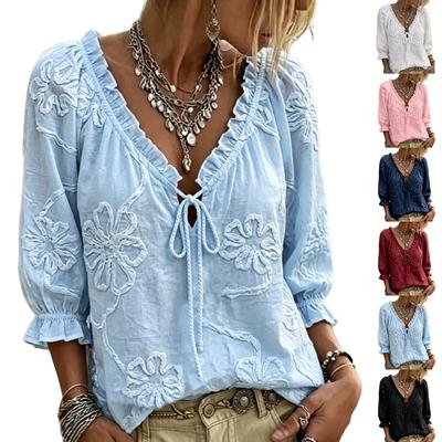 Blusa de Mujer con Bordados y Volantes en V