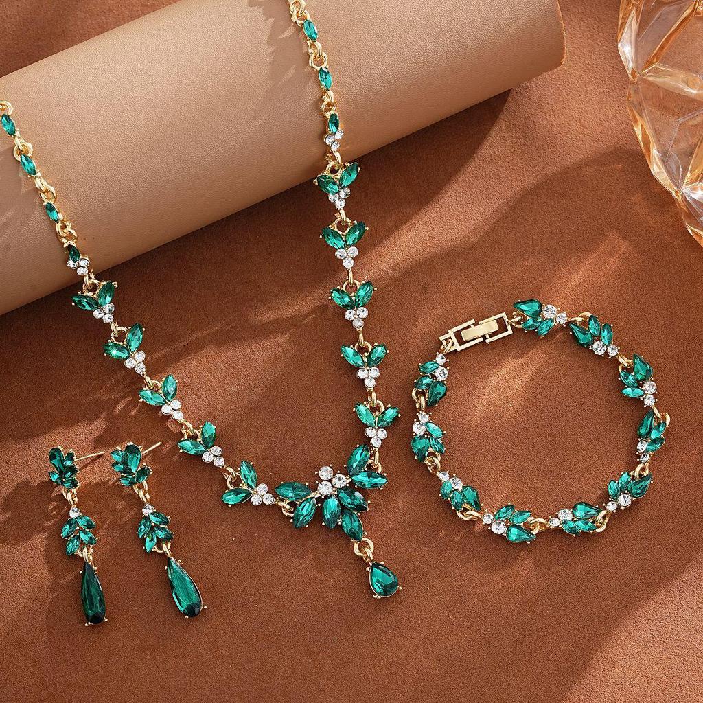 Elegant European and American Three-Piece Jewelry Set: Necklace, Earrings, Bracelet for Brides and Evening Gowns