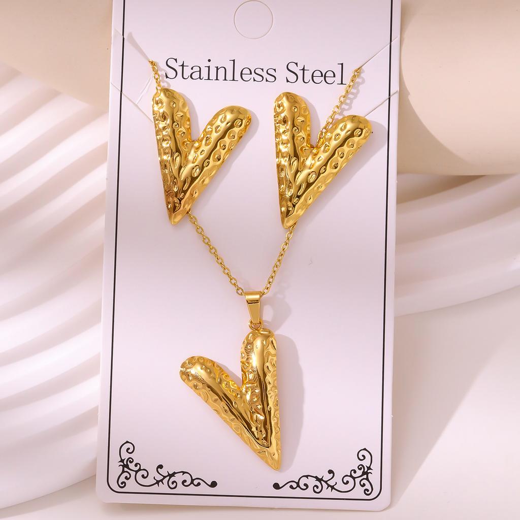Personalized European and American Fashion Stainless Steel Stud Earrings Necklace Titanium Steel Non-fading Jewelry Set