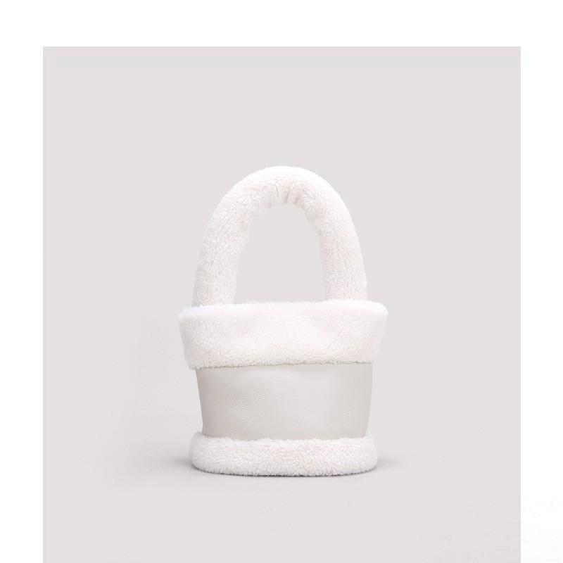 

Plush Bags 2025 New Women s Bag Niche Design Hot Portable Fluffy Bucket білий