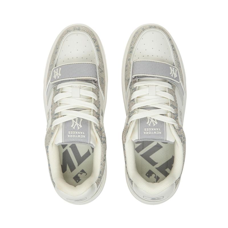 MLB New York Yankees Slip Resistant Abrasion Resistant Low top Skateboard Shoes Unisex Gray Sneakers 3ASXP025N-50GRS