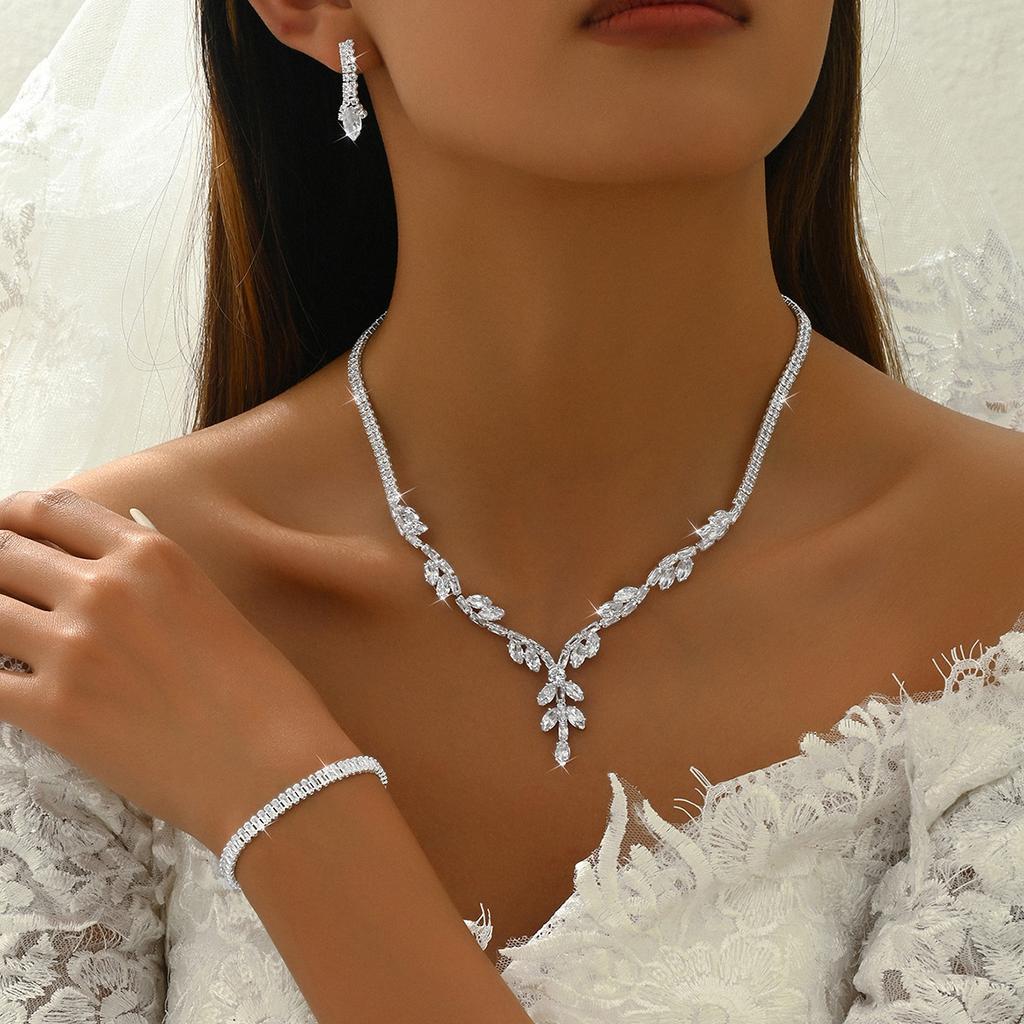 4PC Women's Fashion Leaf Necklace Earrings Bracelet Zircon Set Suitable for Wedding, Party, Festival Gifts