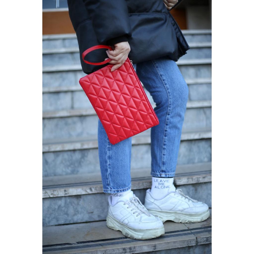Black Patent Leather Triangle Patterned Portfolio Clutch Handbag