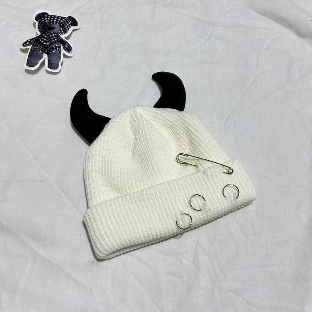 New With Devil Horns Winter Knitted Beanie Warm Pin Decoration Distressed Skull Cap Elastic Solid Color Hip Hop Cap Men Women