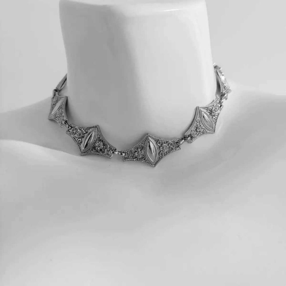 Boho Western Vintage Floral Carved Design Choker Silver Color Necklace for Men Women Exaggerated Punk Daily Wear Party Jewelry