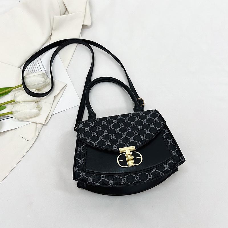 

Модная повседневная маленькая квадратная сумка для женщин 2024 новая корейская версия повседневная сумка через плечо модная ретро сумка-мессенджер маленькая квадратная сумка для женщин чёрный