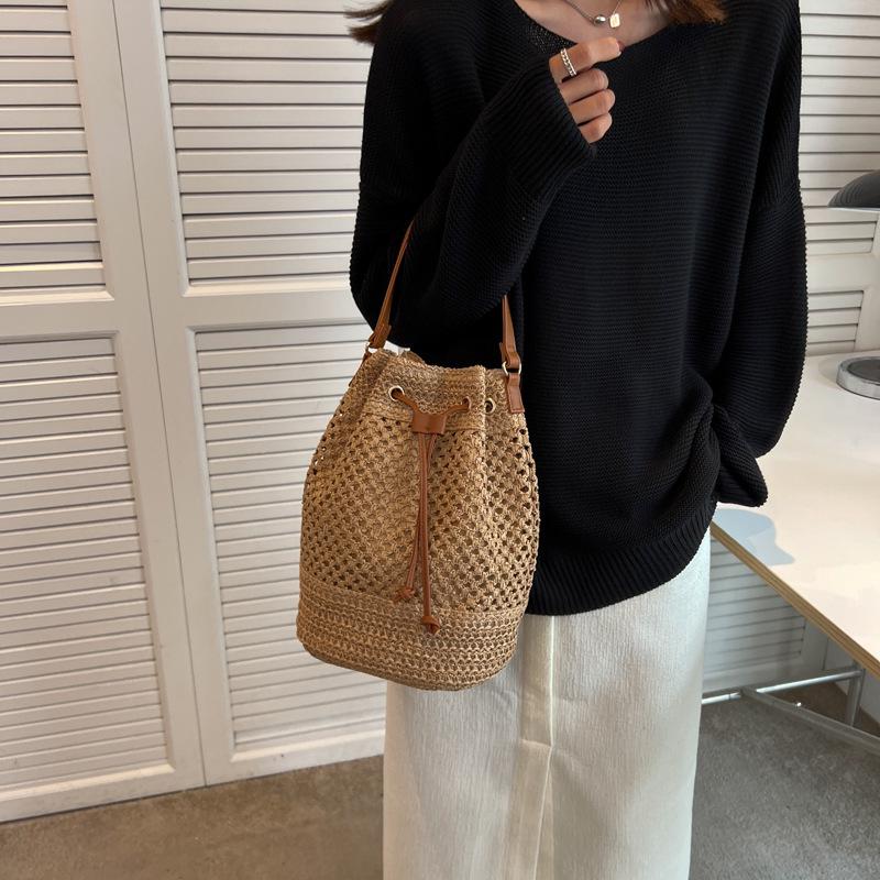 Summer Trend Woven Bucket Bag: Versatile Beach, Shoulder & Crossbody Handbag for Women