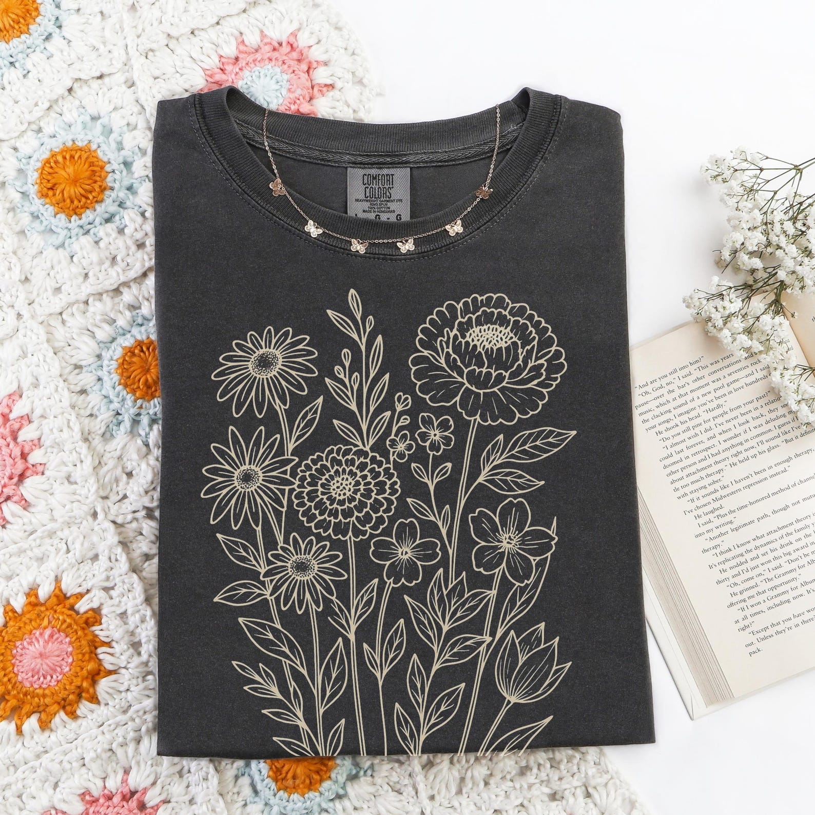 Comfort Colors Wildflower Shirt: Vintage Floral Tee M