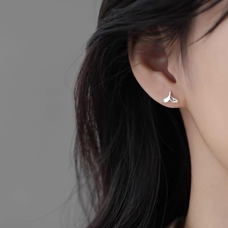 925 Sterling Silver Fishtail Stud Earrings - Niche High-End Design for Women's Ear Care