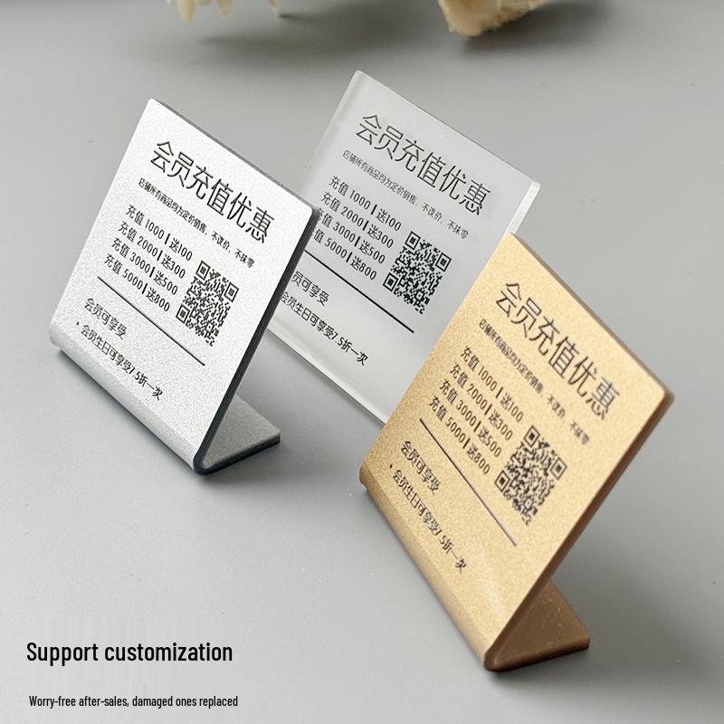 VIP-Tischaufsteller & Hängeschild