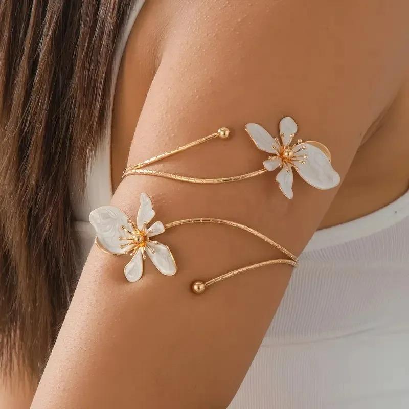 Elegant Flower Cuff Vintage Bracelet Bangle for Women Gold Color Metal Floral Bracelets Femme Aesthetic Gift Pulseras