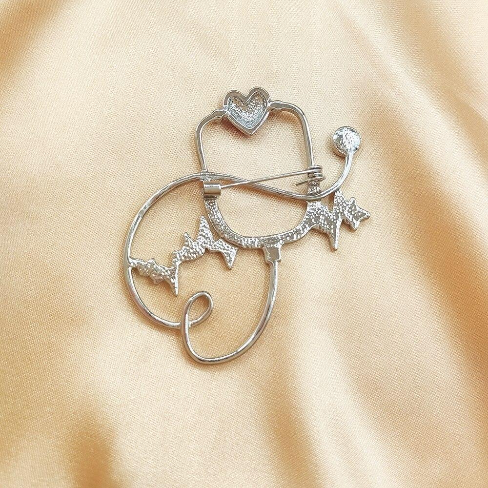 Blucome New Design Love Stethoscope Brooch for Women Men Collar Hat Scarf Party Corsage Doctor Medical Brooch Accessories Gifts