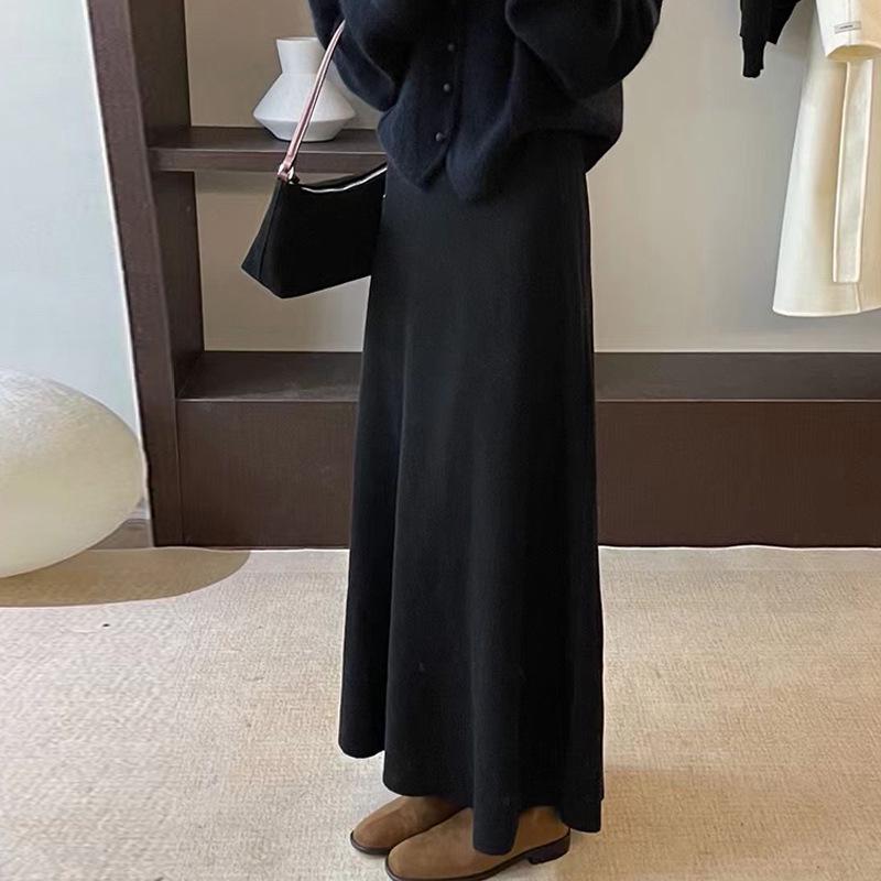 Elegant A-line Knit Cashmere Skirt for Pregnant Women - Velvet Lined, Slim-Fit, Autumn/Winter Half-Skirt with French Drape Medium