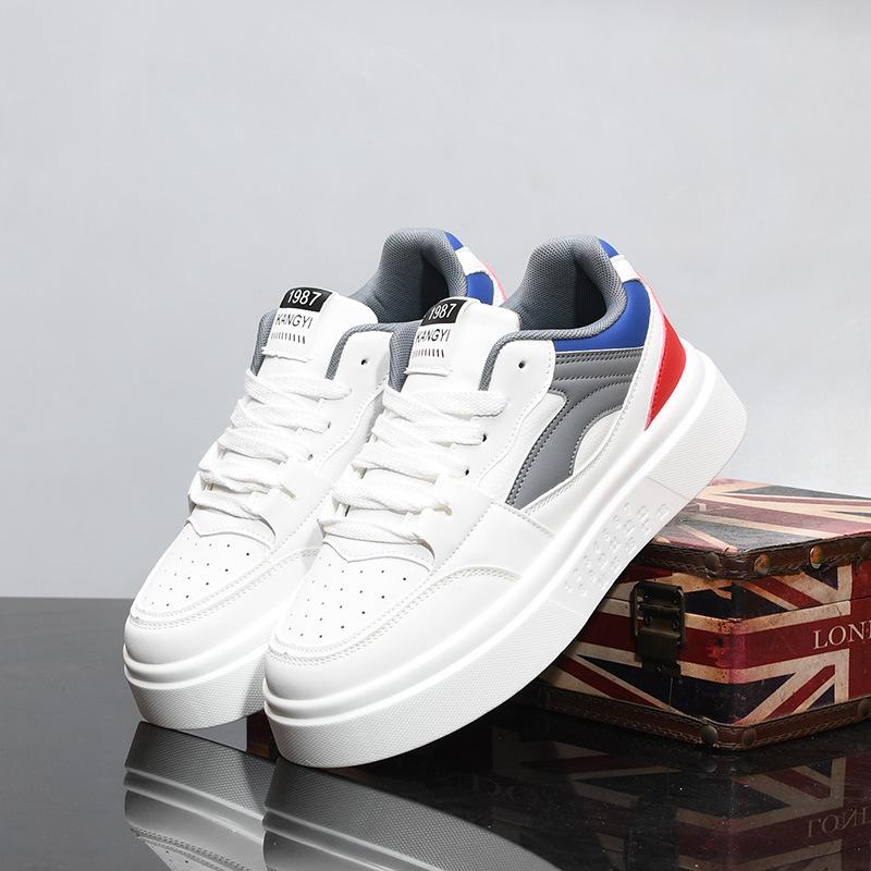 Innenhöhe-erhöhende lässige Board-Schuhe Frühling und Herbst Leder Sportschuhe dicke Sohle Höhe-erhöhend Trendschuhe Paar