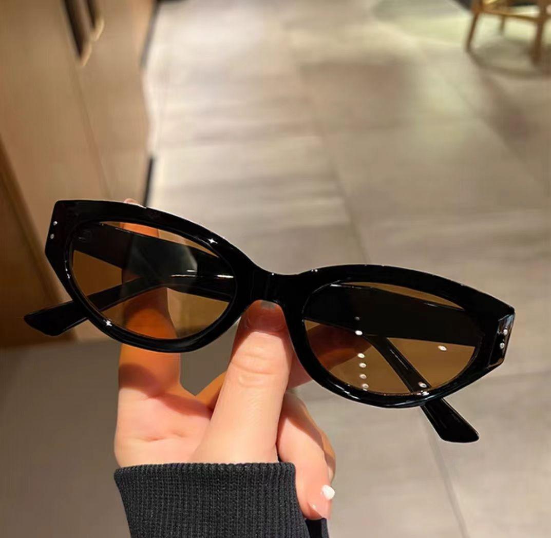 

Vintage Cat Eye Women Sunglasses Vintage Small Frame Sun Glasses For Men Luxury Brand Design Outdoor Eyewear UV400 Gafas De Sol As shown