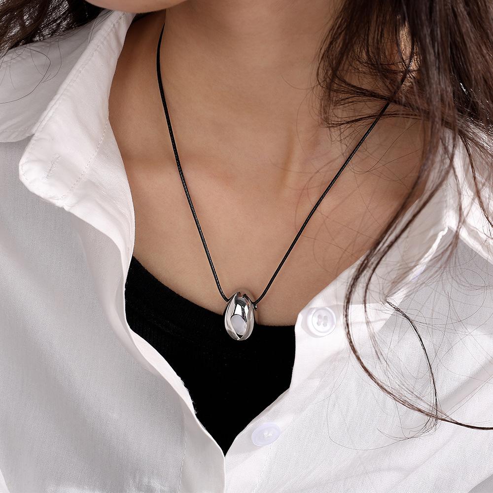 Female Simple Pull Adjustment Black Rope High-End Long Necklace Leather Rope Smooth Surface Exaggerated Water Drop Large Sweater Chain Male
