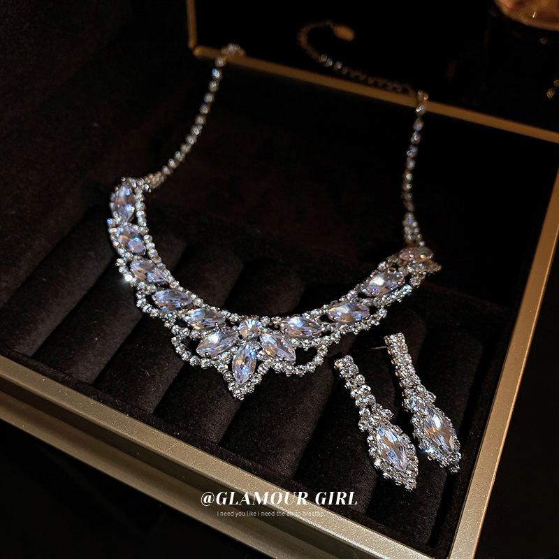 Diamond Water Drop U-shaped Fringed Necklace Stud Earrings Two-piece Set