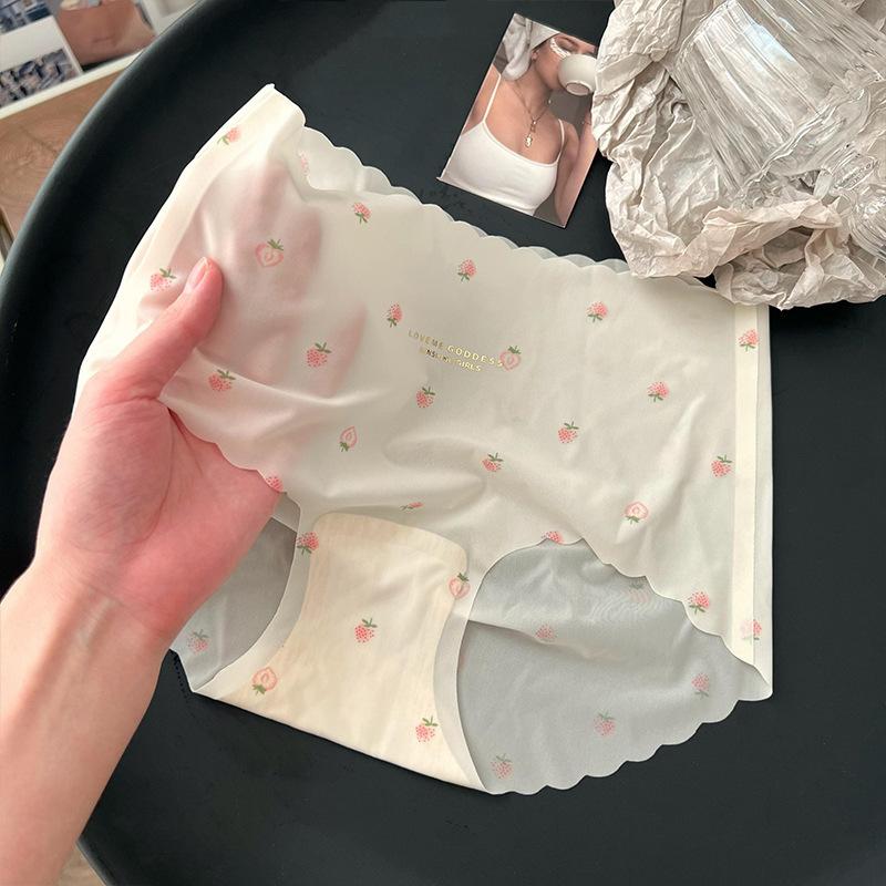 Lady Summer Ultra Thin Lovely Ice Silk Without Trace Speed Dry Pure Cotton Antibacterial File Waist Triangle Briefs