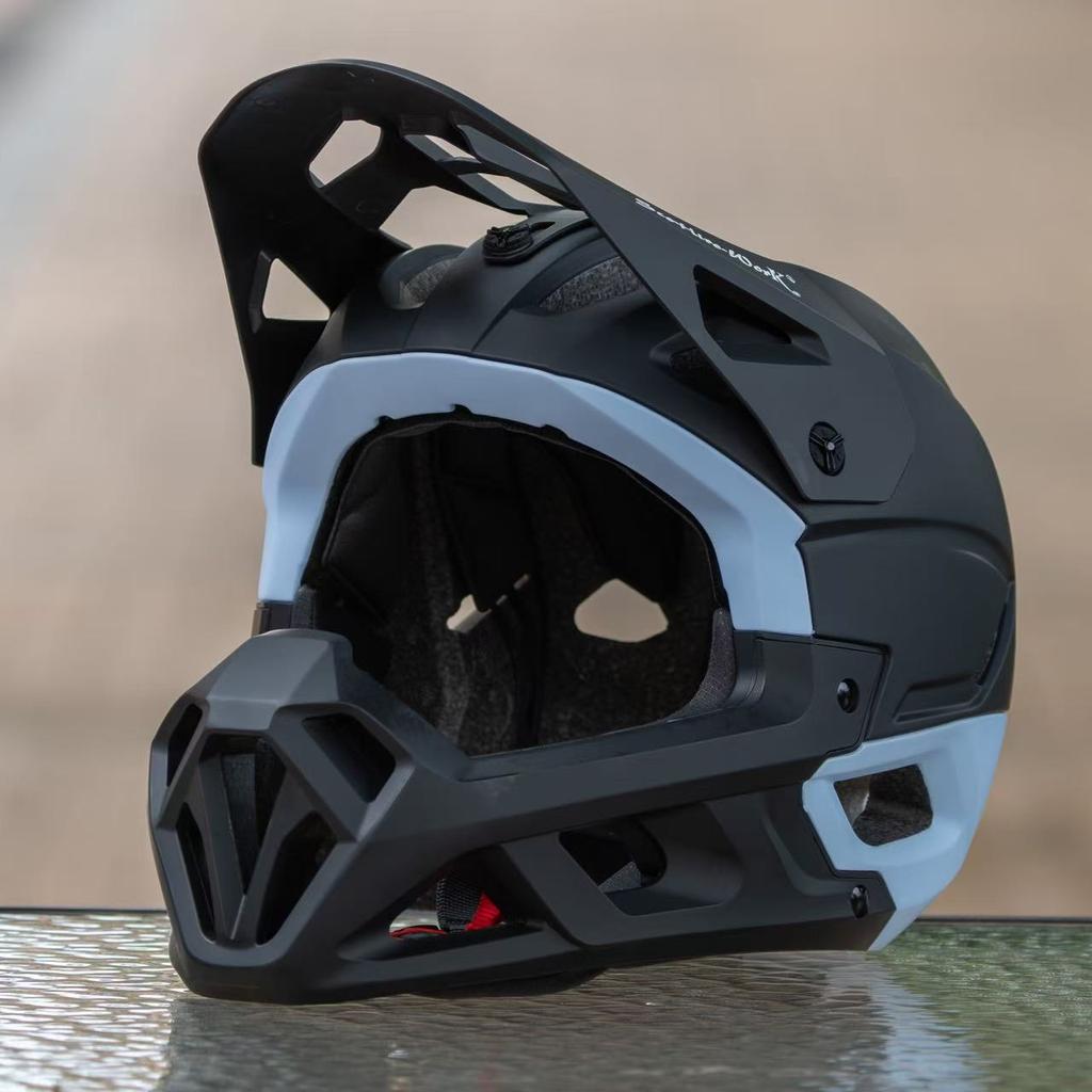 Scorpio mountain bike bike full helmet cycling helmet off-road forest locomotive children men and women DH downhill light gallop