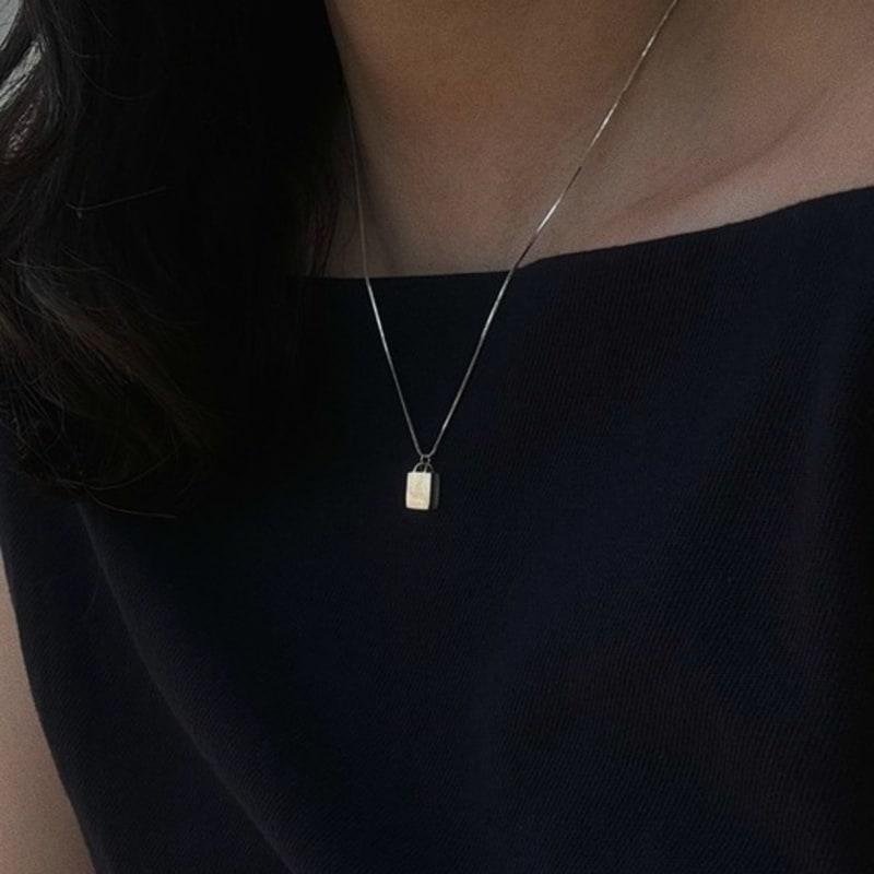 

THE BORING paper bag necklace silver