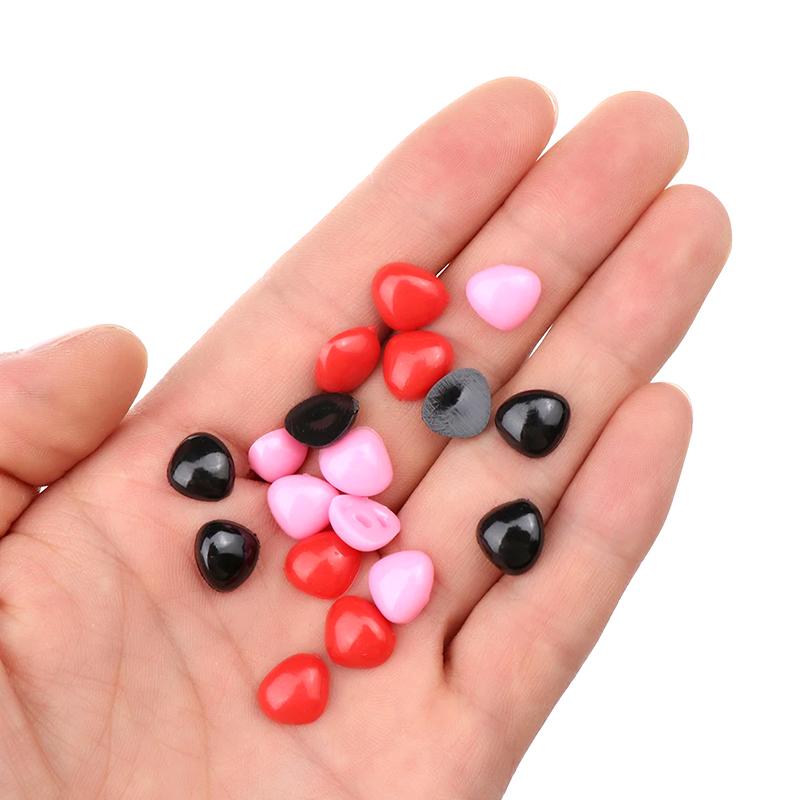 50Pcs Triangle Practical Doll Nose Cartoon Plush Toys Manual DIY Plastic Flat Bottom Triangle Nose Accessories
