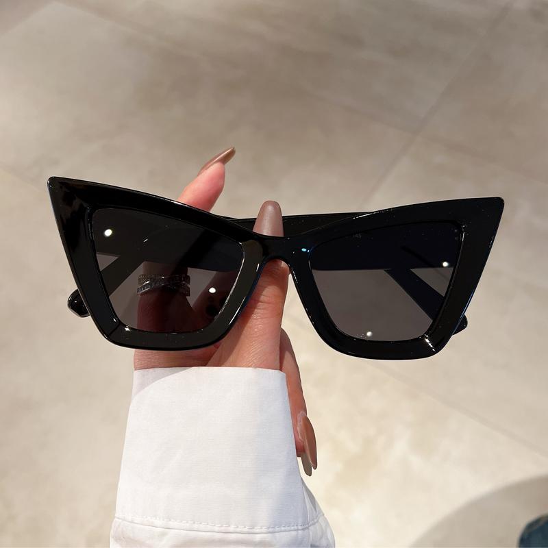 Oversized Cat Eye Women Sunglasses  Fashion Vintage Gradient Shades Eyewear Luxury Brand Designer UV400 Sun Glasses