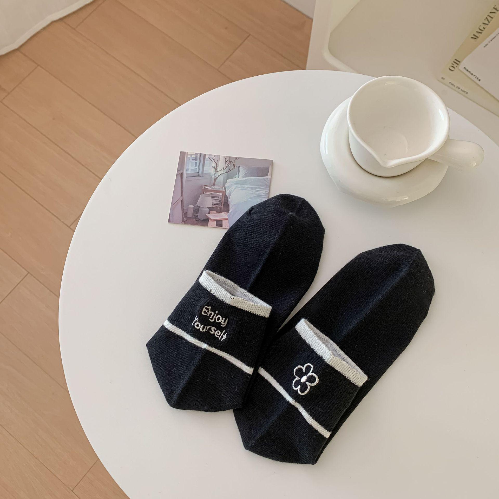 

Spring Flower English Ab Socks Women S Simple Thin Socks In Trendy Comfortable Cotton Women S Socks one size fits all чорний
